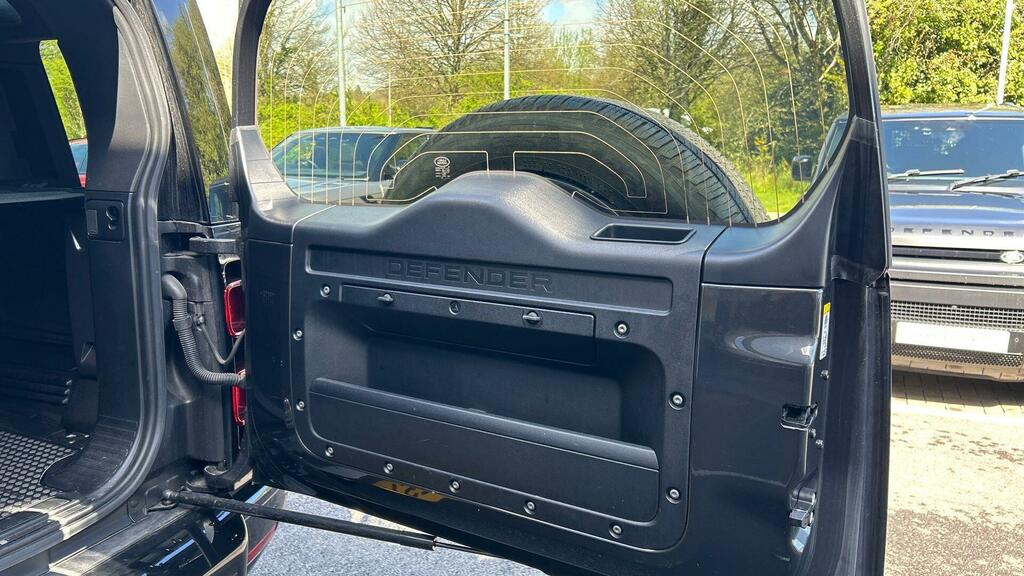 Land Rover Defender 110 Se Black #28