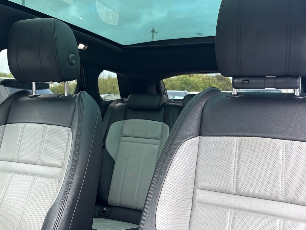 Land Rover Range Rover Evoque 1.5 P300e Se Red #41
