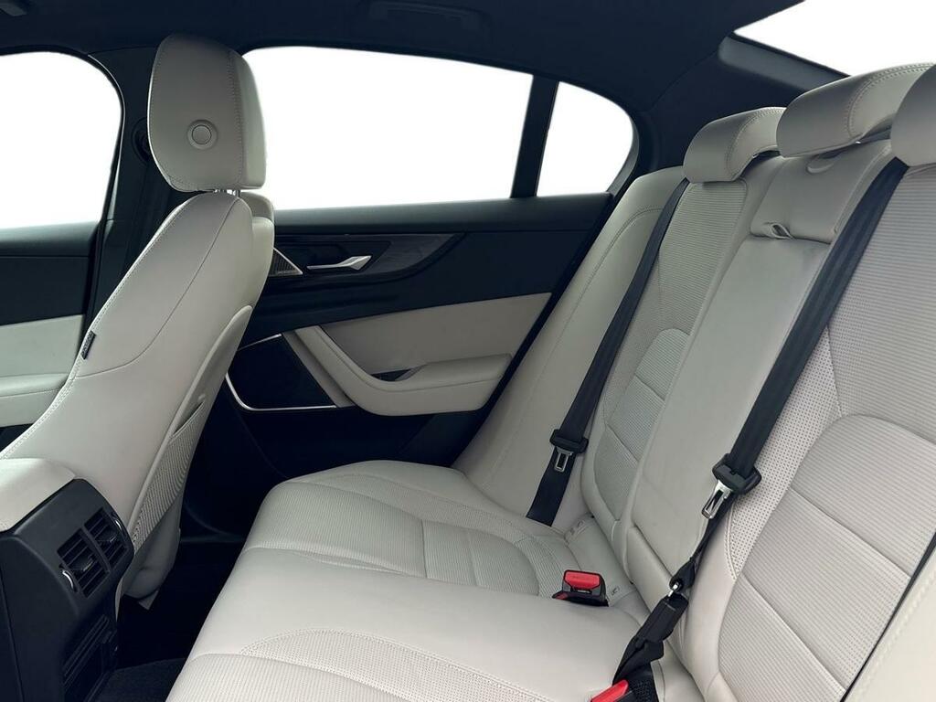 Jaguar XE 2.0 P250 R-dynamic Hse Grey #4