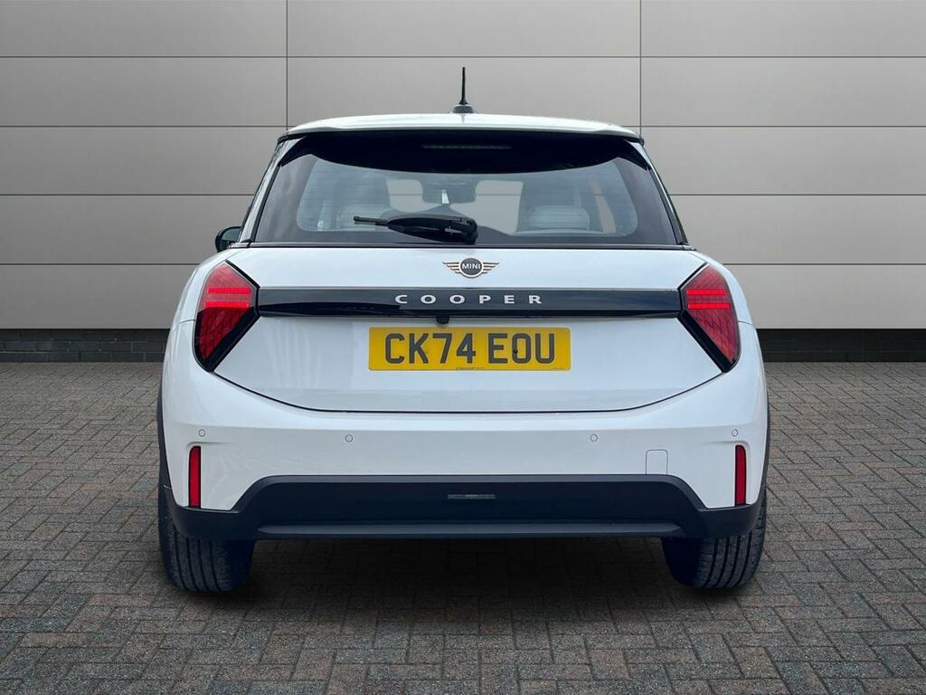 Mini Hatch 1.5C Exclusive Steptronic Euro 6 Ss White #6