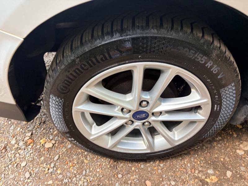 Ford Focus 1.5 Tdci Zetec Euro 6 Ss Silver #4