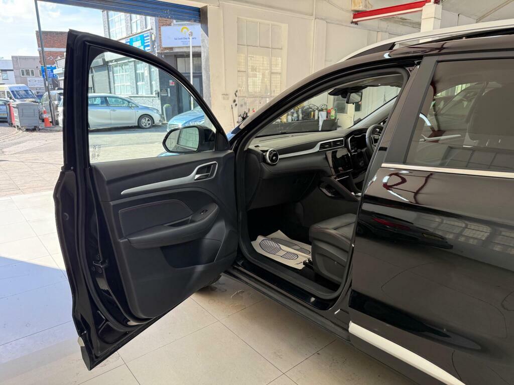MG ZS T-gdi Excite Black #32