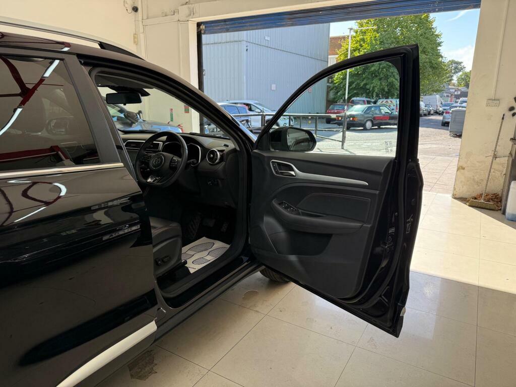 MG ZS T-gdi Excite Black #12
