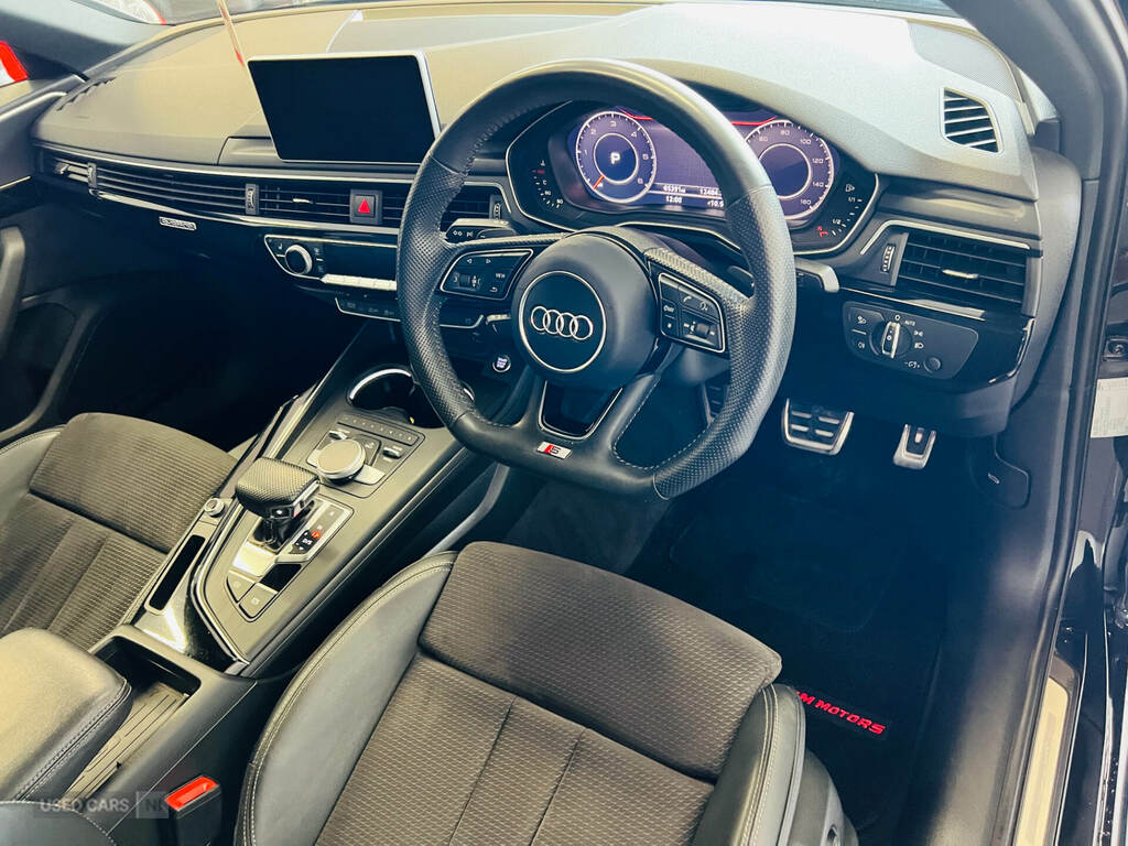 Audi A4 40 Tdi Quattro Black Edition S Tronic Black #4