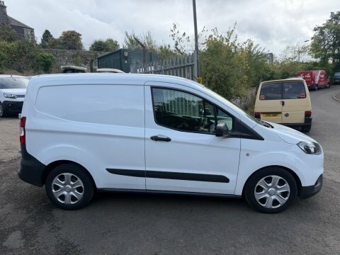 Ford Transit Courier Mpv #2