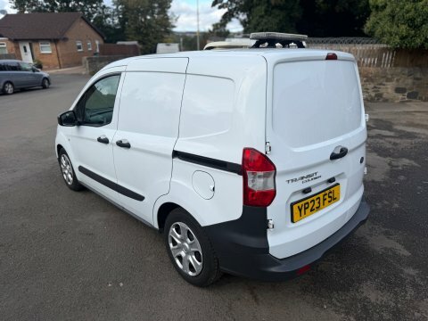 Ford Transit Courier Mpv #5