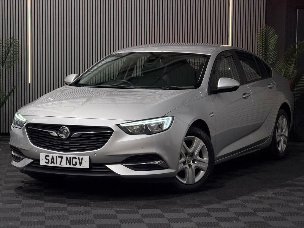 Vauxhall Insignia Design Nav Silver