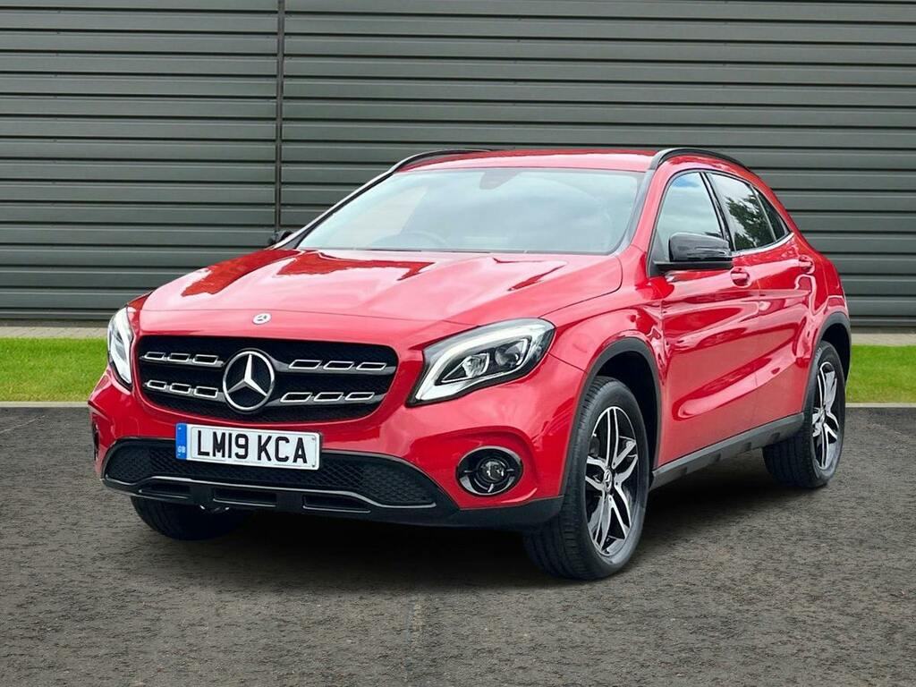 Mercedes-Benz GLA Class 1.6 1.6 Gla180 Urban Edition Suv 7G Dct Red #3