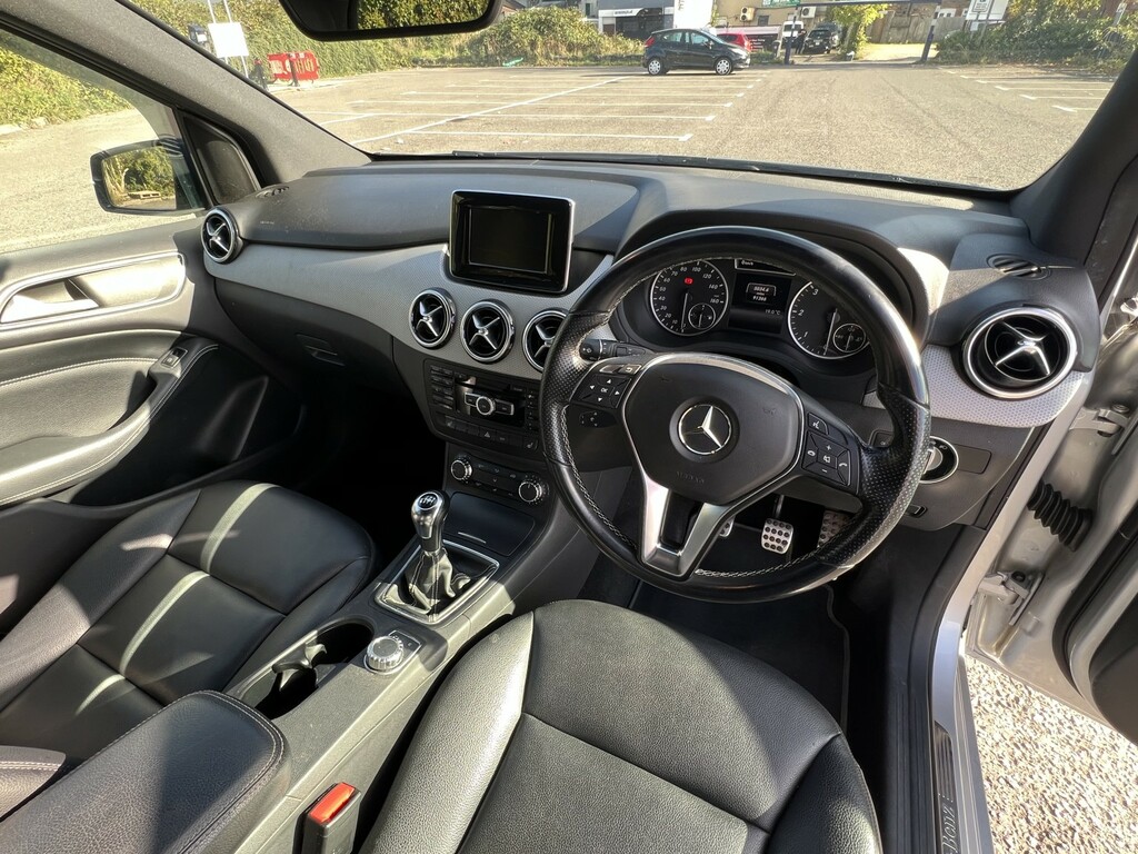 Mercedes-Benz B Class Mpv 1.5 B180 Cdi Eco Se 2014 Black #26