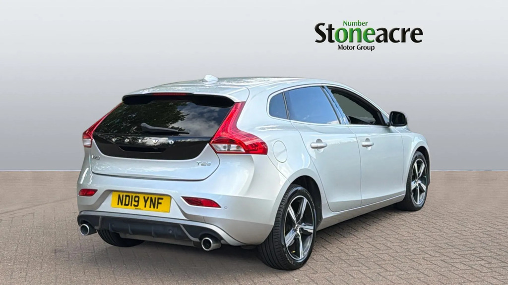 Volvo V40 2.0 T2 R-design Edition Euro 6 Ss Silver #2