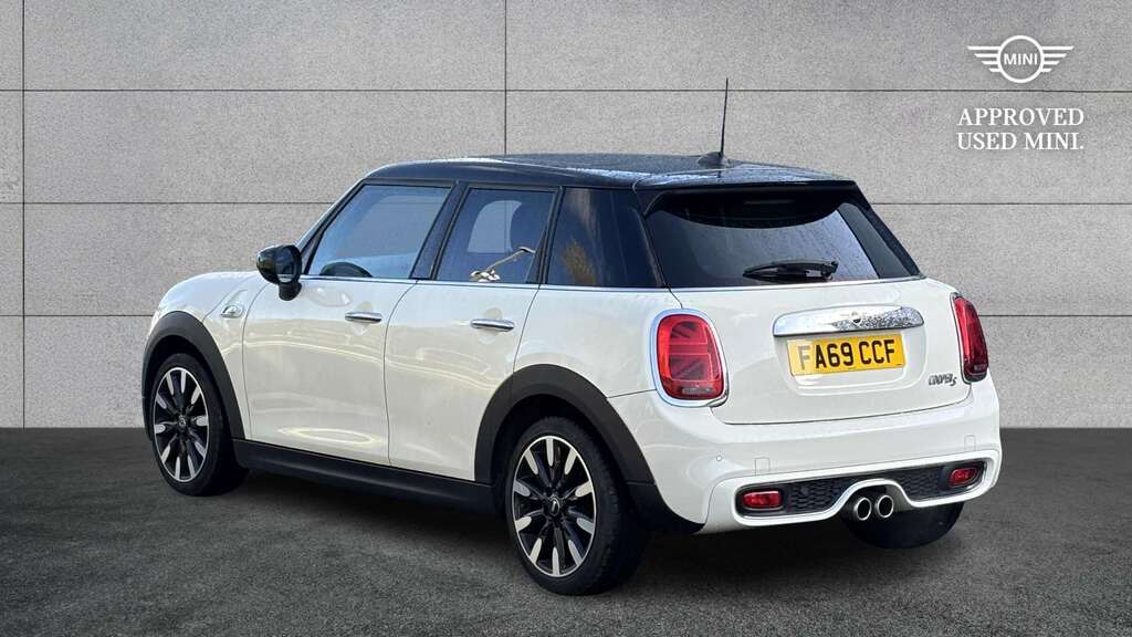 Mini Hatch 2.0 Cooper S Exclusive II 2020 FA69CCF White #2