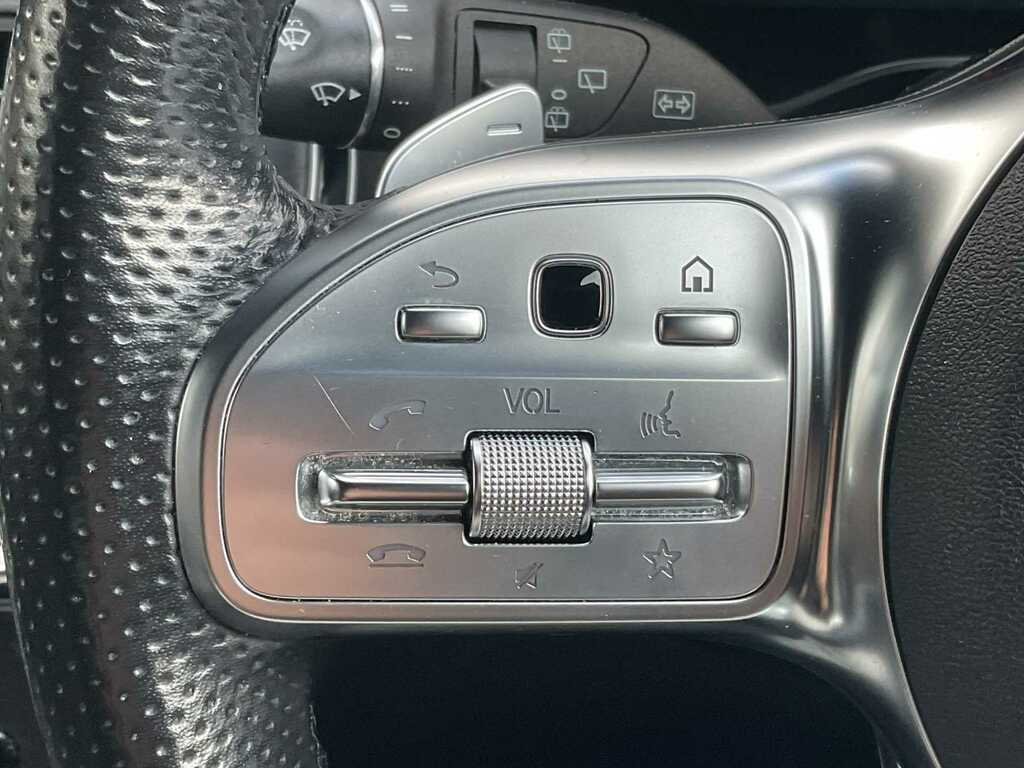 Mercedes-Benz GLC Class Glc 300 Amg Line 4Matic Black #32