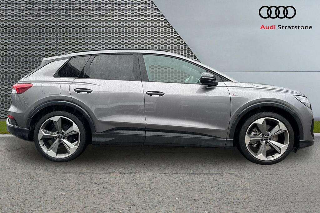 Audi Q4 E Tron 210Kw 45 Quattro 82Kwh Black Edition 2026 Grey #4