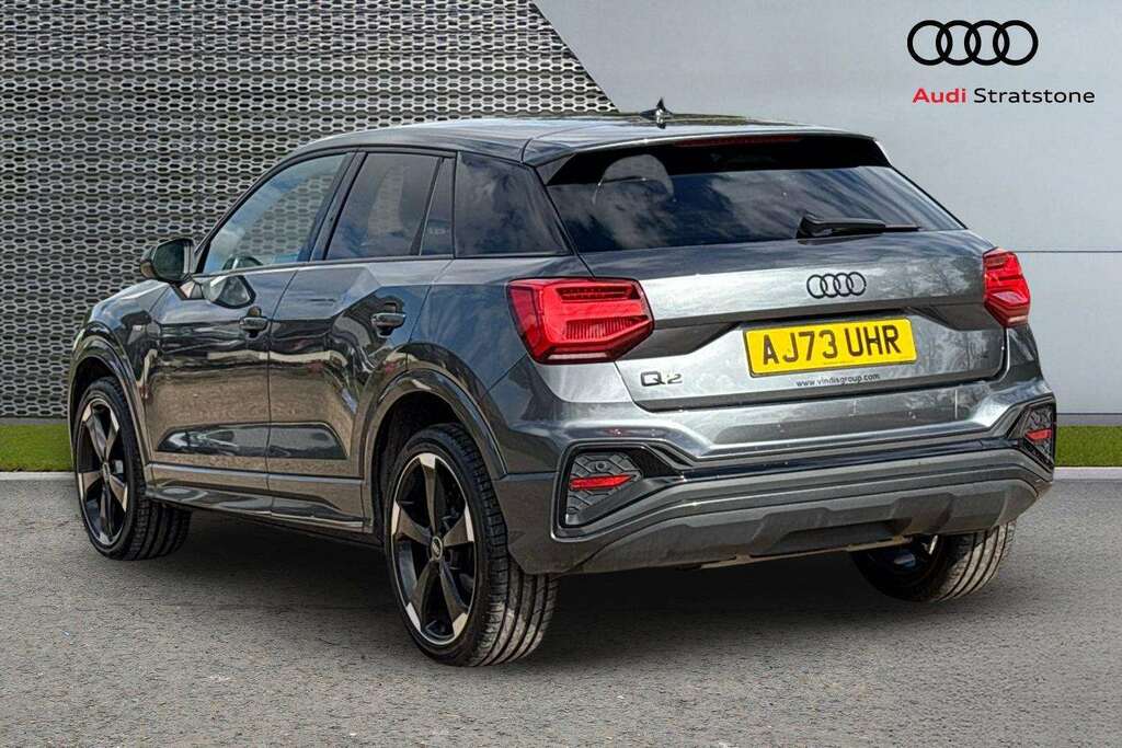 Audi Q2 30 Tfsi Black Edition 2024 Grey #3