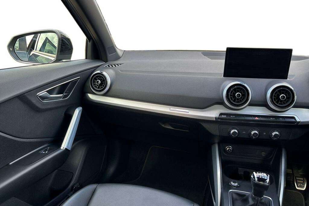 Audi Q2 Black Edition 35 Tfsi 150 Ps S Tronic Blue #19