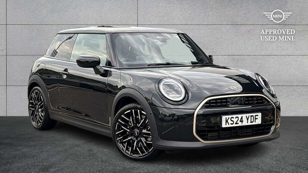 Mini Hatch 1.5 C Exclusive Level 2 2024 Black