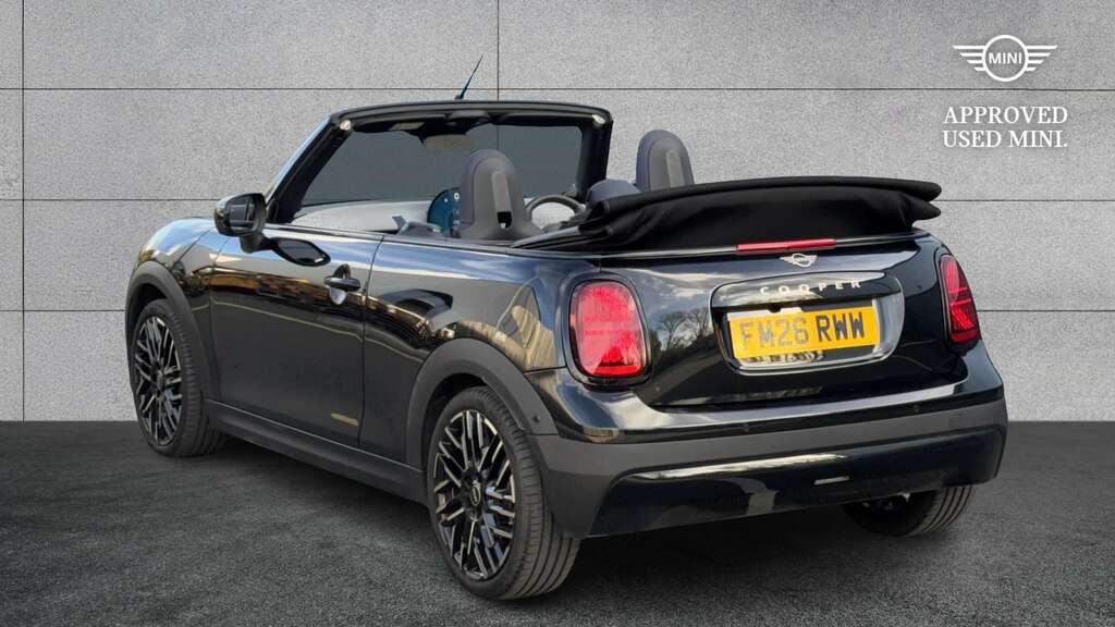 Mini Hatch 2.0 C Exclusive 2026 Black #2