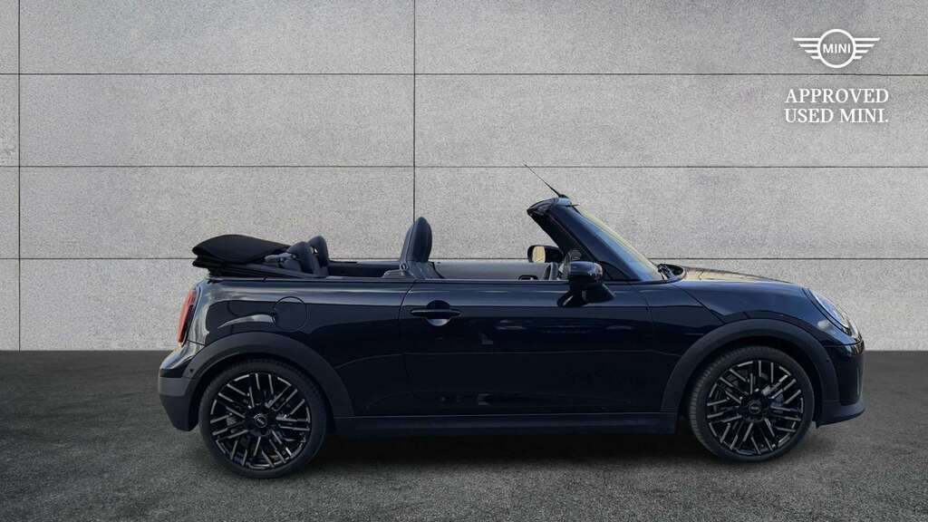 Mini Hatch 2.0 C Exclusive 2026 Black #3