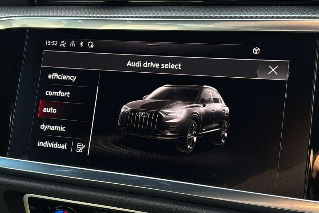 Audi Q3 1.5 E-hybrid S Line S Tronic 2025 Black #33