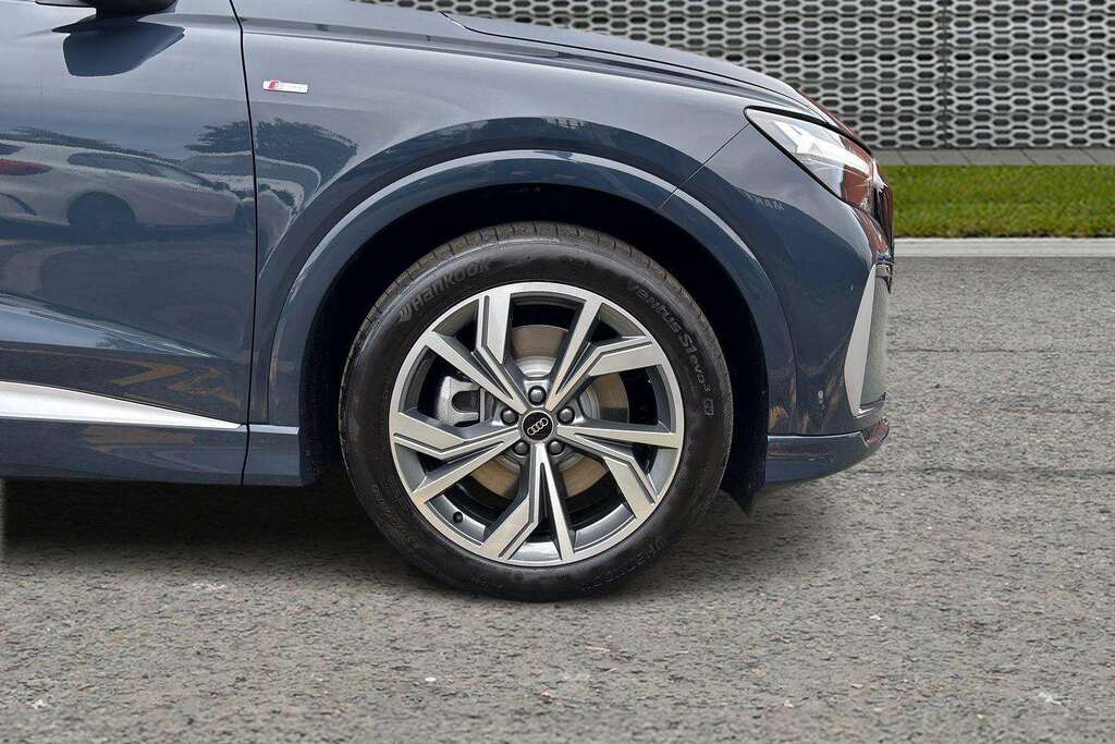 Audi Q4 E Tron 150Kw 63Kwh S Line 2026 Blue #5