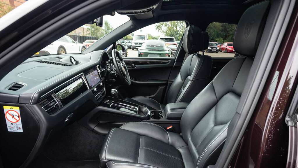 Porsche Macan Suv White #13
