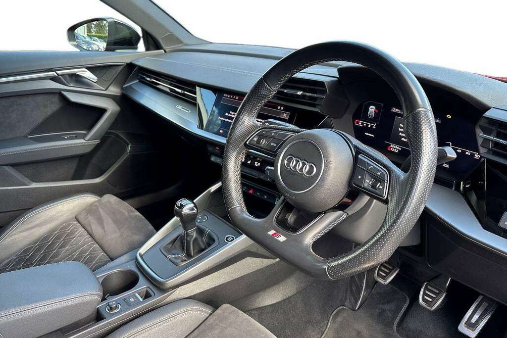 Audi A3 35 Tfsi Edition 1 Comfortsound 2021 Red #6