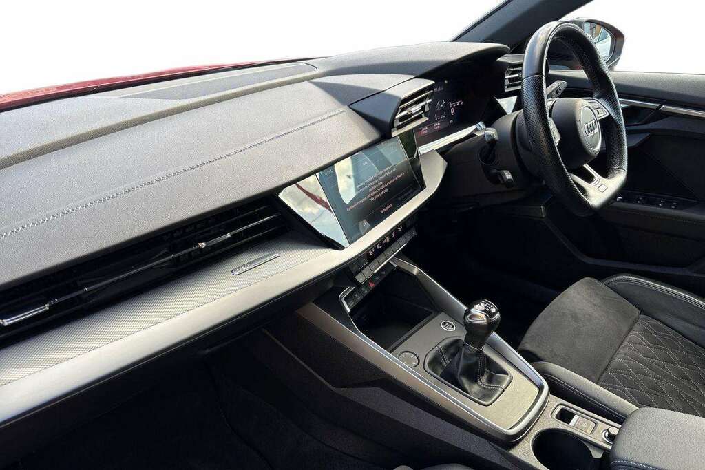 Audi A3 35 Tfsi Edition 1 Comfortsound 2021 Red #2
