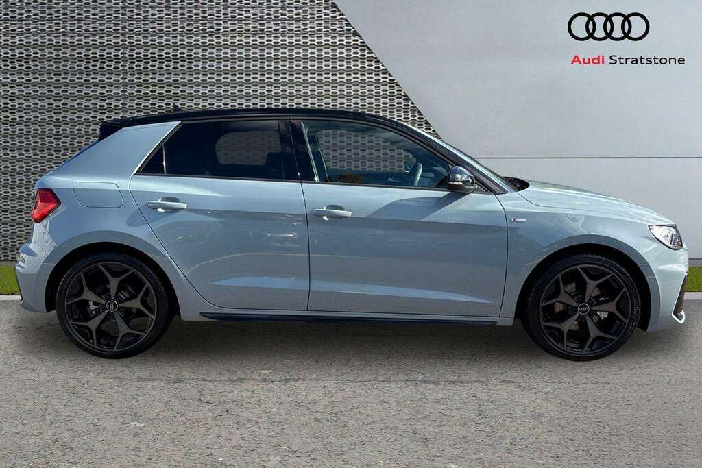 Audi A1 30 Tfsi Black Edition S Tronic 2026  #4