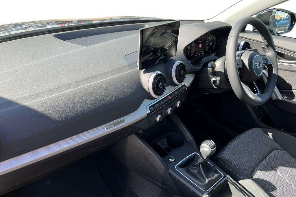 Audi Q2 35 Tfsi Sport 2026 Black #2