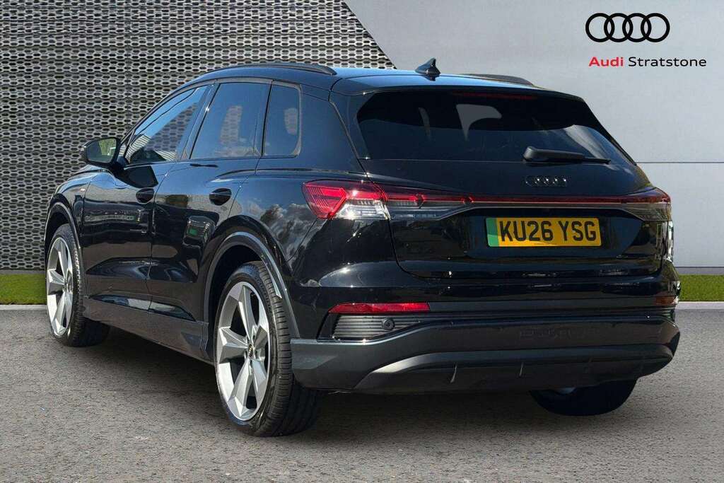 Audi Q4 E Tron 210Kw 45 82Kwh Black Edition 2026 Black #3
