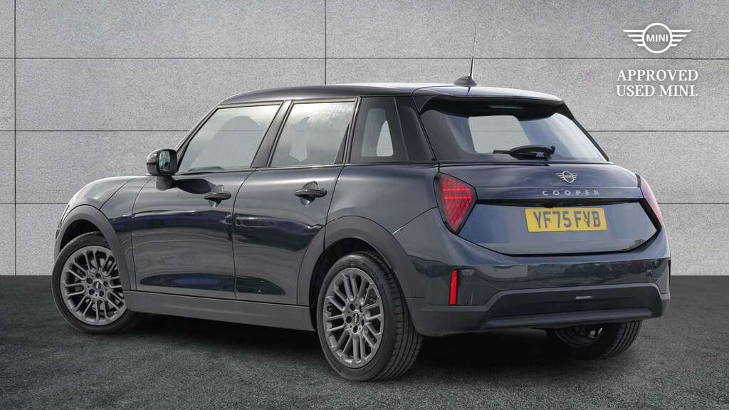 Mini Hatch 1.5 C Exclusive 2025 Grey #2