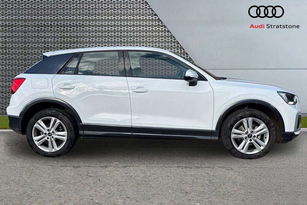 Audi Q2 35 Tfsi Sport S Tronic 2026 White #4