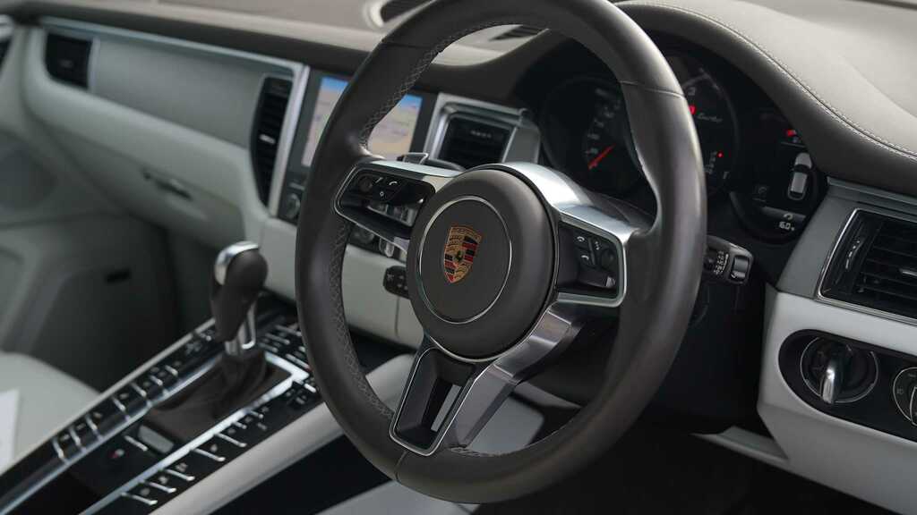 Porsche Macan 3L S Black #9