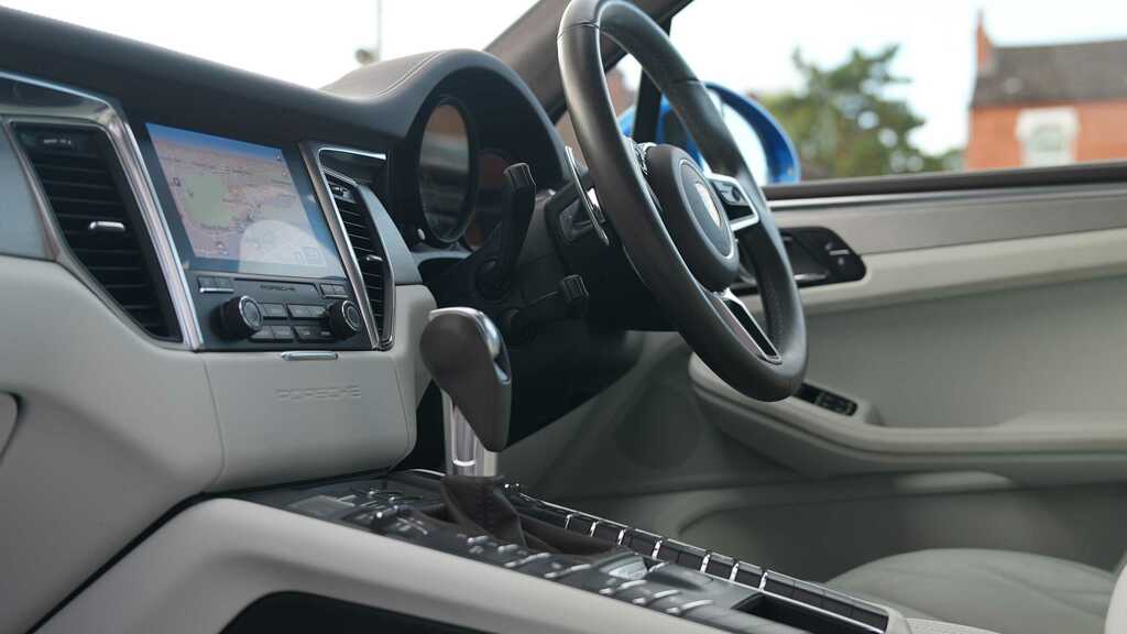 Porsche Macan 3L S Black #25