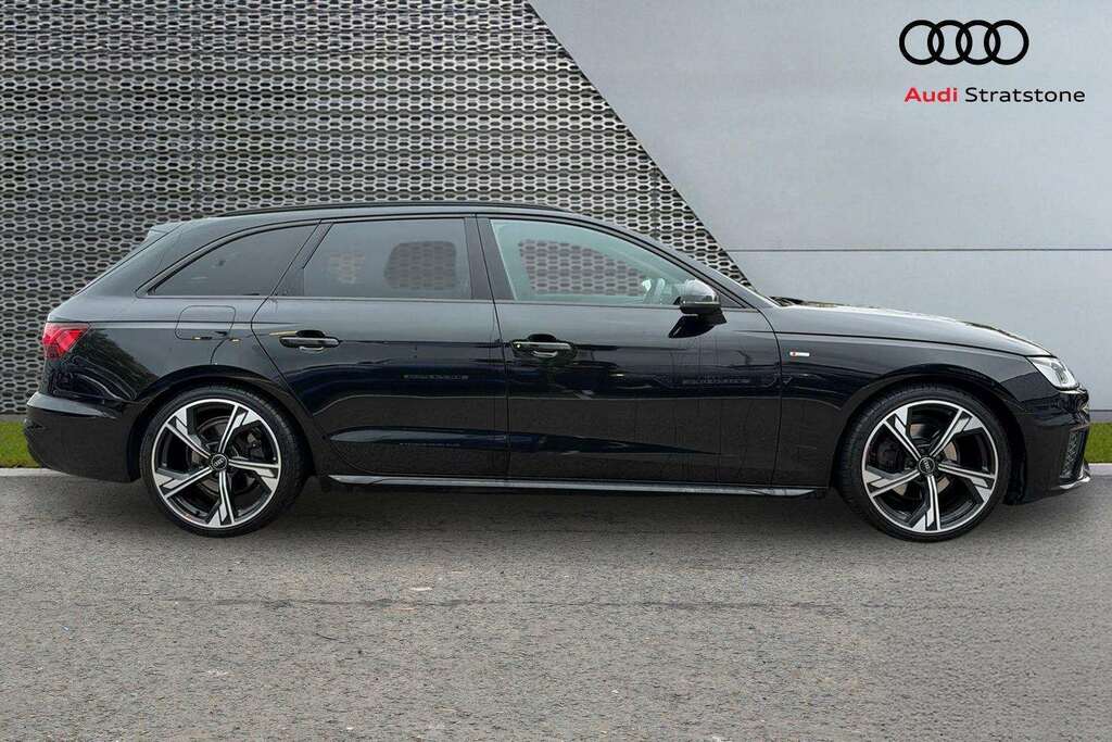 Audi A4 35 Tfsi Black Edition S Tronic 2023  #4
