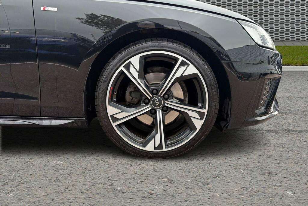 Audi A4 35 Tfsi Black Edition S Tronic 2023  #5