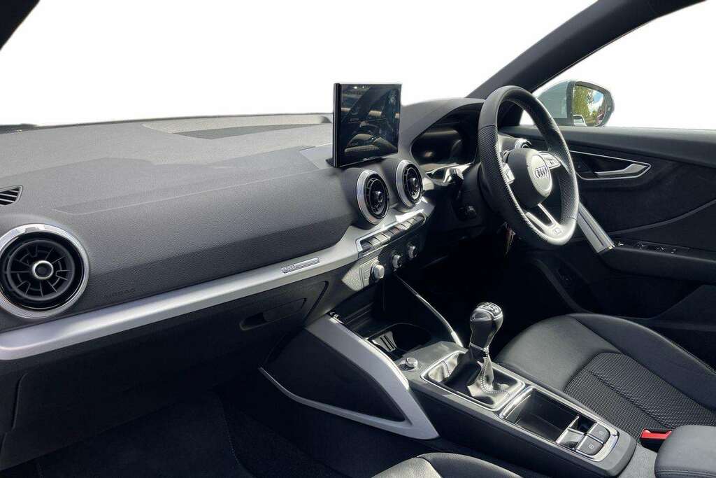 Audi Q2 35 Tfsi S Line 2024 #2