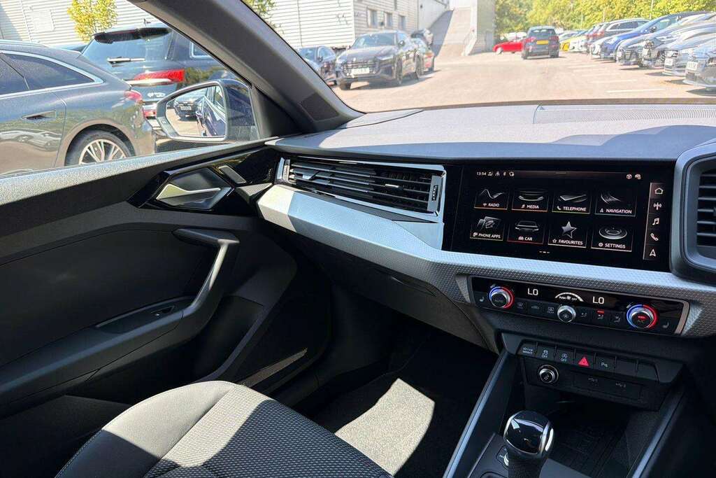 Audi A1 30 Tfsi Black Edition S Tronic #36