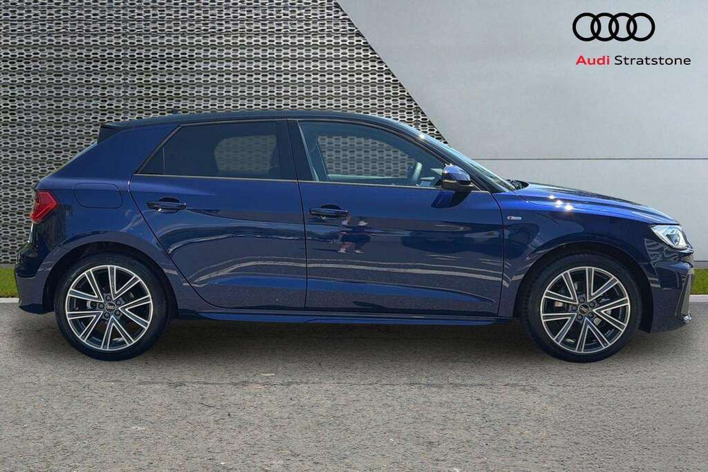 Audi A1 30 Tfsi Black Edition S Tronic #4