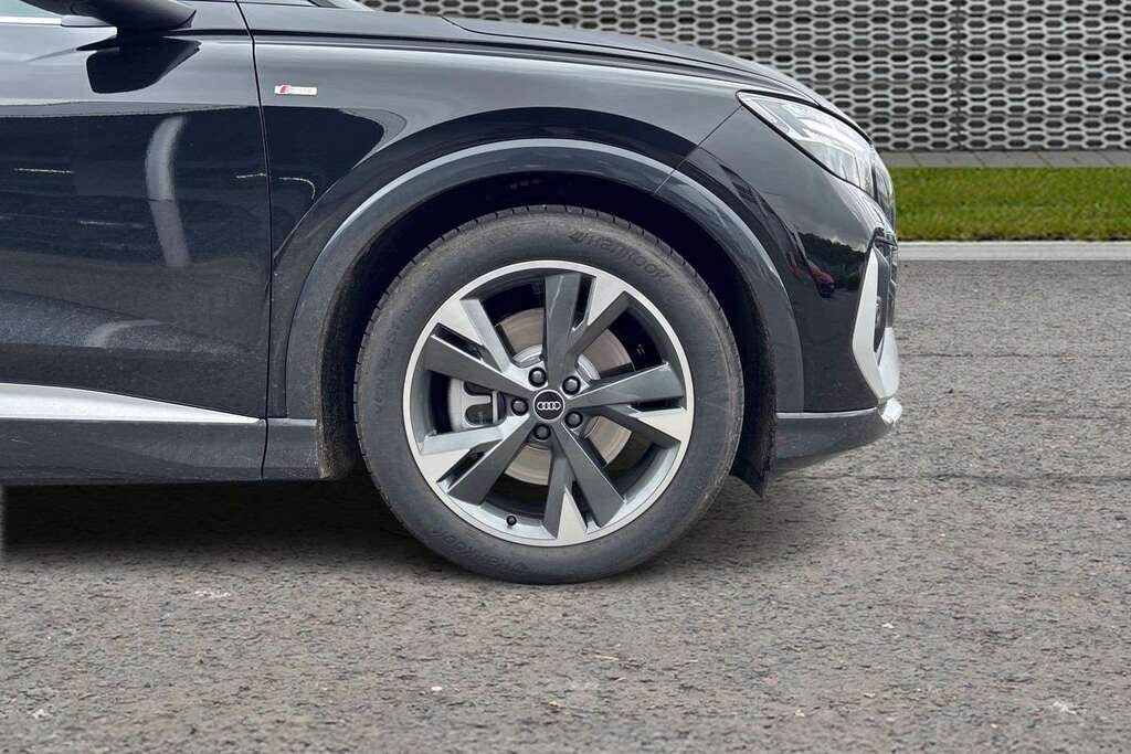 Audi Q4 E Tron 210Kw 45 82Kwh S Line Leather 2026 Black #5