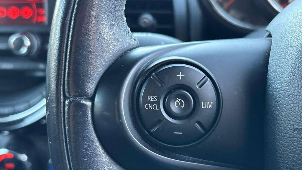Mini Hatch 1.5L Cooper D Black #20