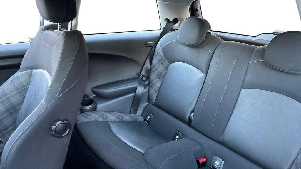 Mini Hatch 1.5L Cooper D Black #13