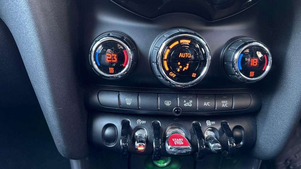 Mini Hatch 1.5L Cooper D Black #31