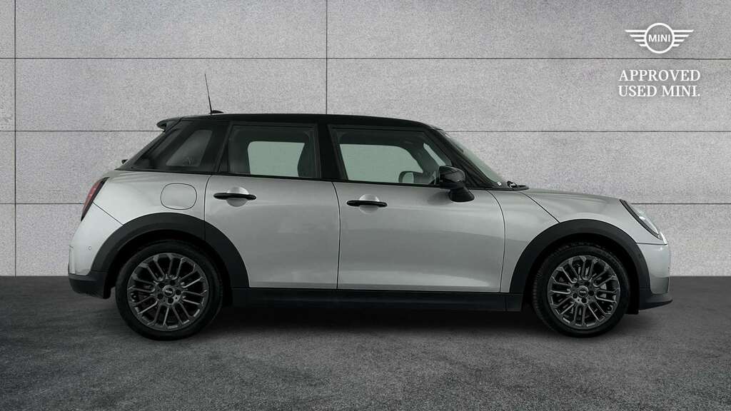 Mini Hatch 1.5 C Exclusive 2025 Silver #3
