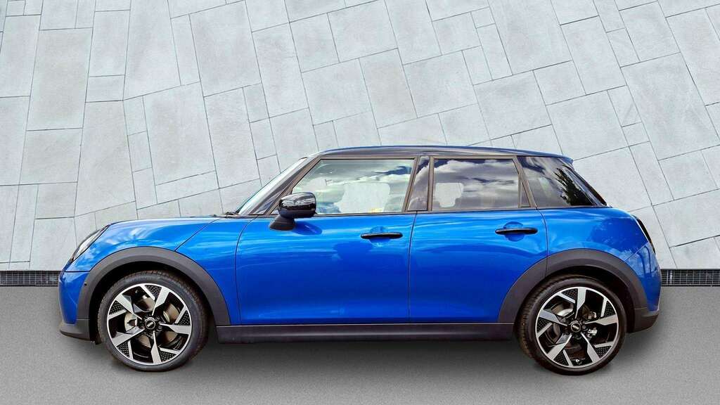 Mini Hatch 1.5 C Exclusive Level 2 2026 Blue #5