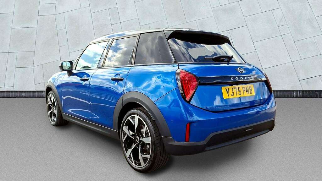 Mini Hatch 1.5 C Exclusive Level 2 2026 Blue #3