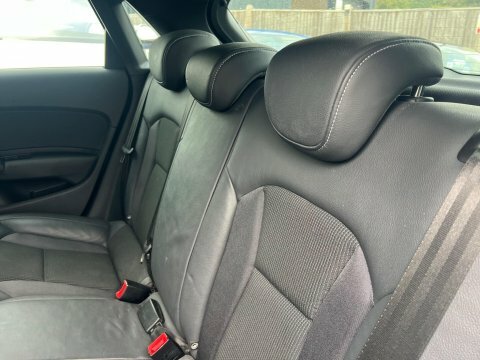 Audi A1 1.6 Tdi Sport Euro 5 Ss White #28