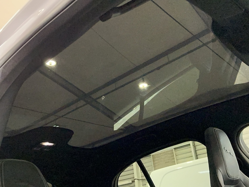 Jaguar I-Pace 400 Black U767 Ulez White