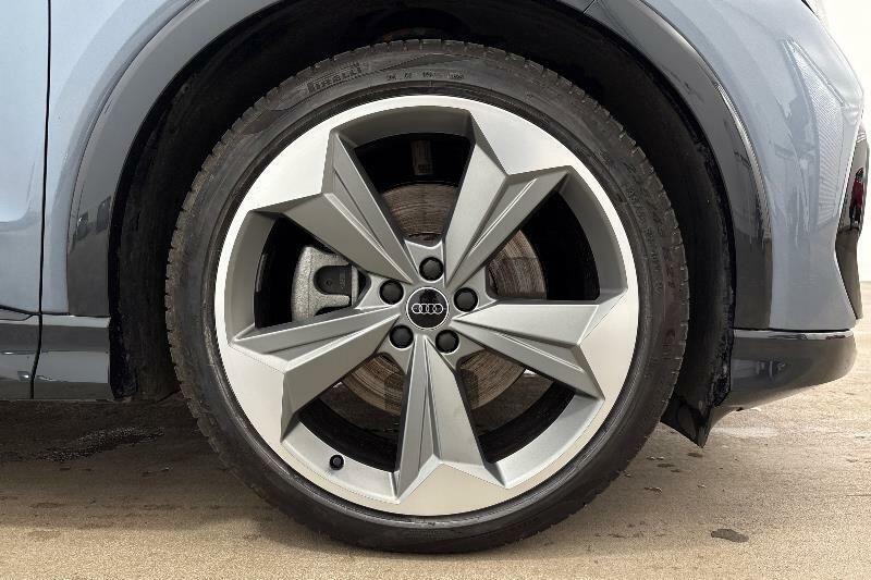 Audi Q4 E Tron Black Edition 45 Quattro 210,00 Kw Blue #4
