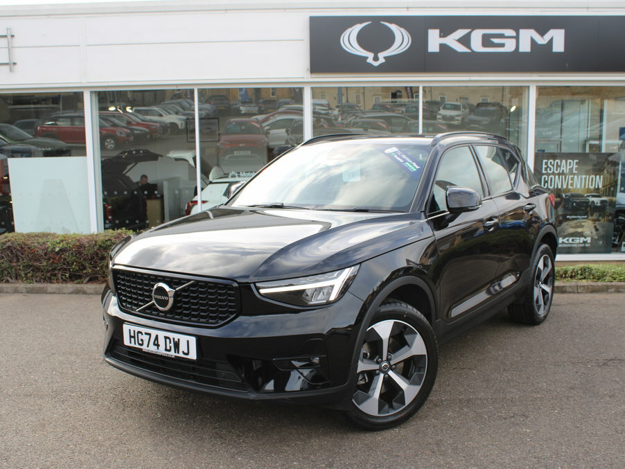 Volvo XC40 2.0 B4p Plus Dark HG74DWJ Black #3